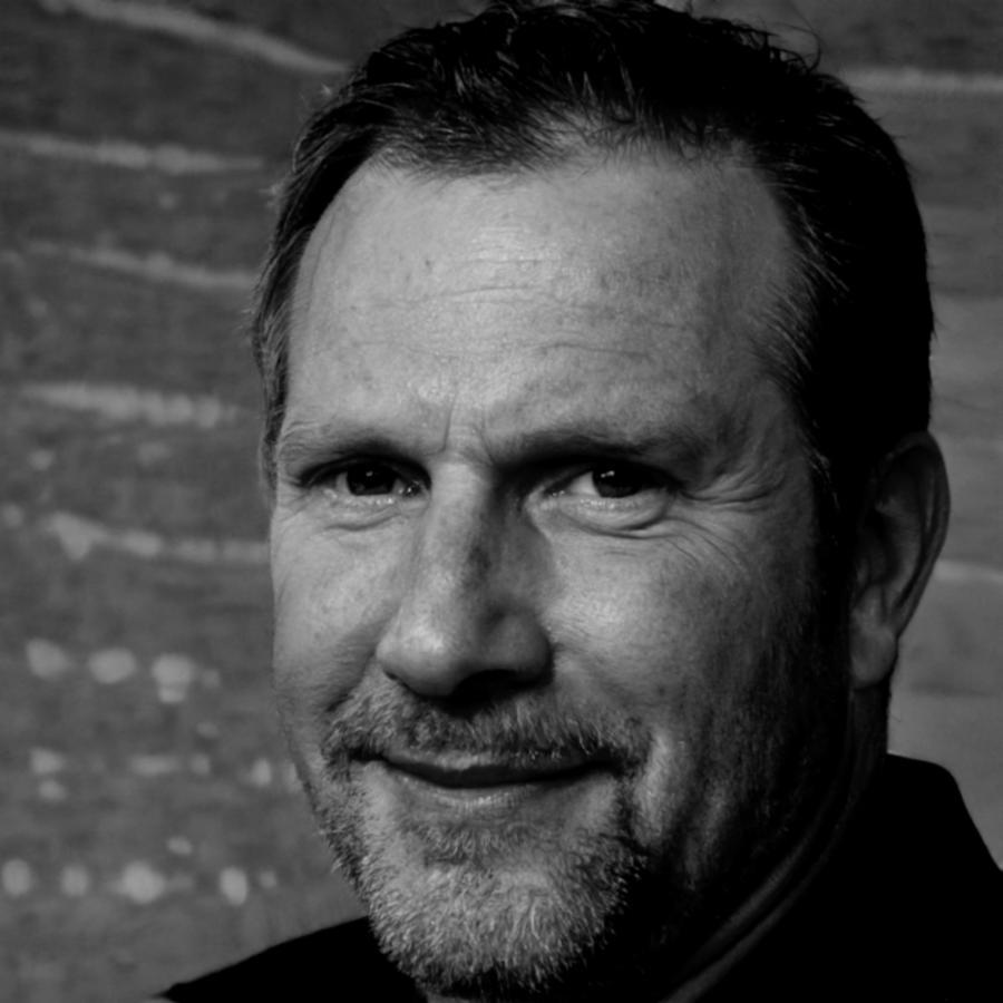 Dr. Marcus Weber